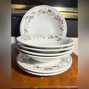 English Garden - Fiberwear set of 7. - 4 bowls, 2 small plates & 1 large bowl.